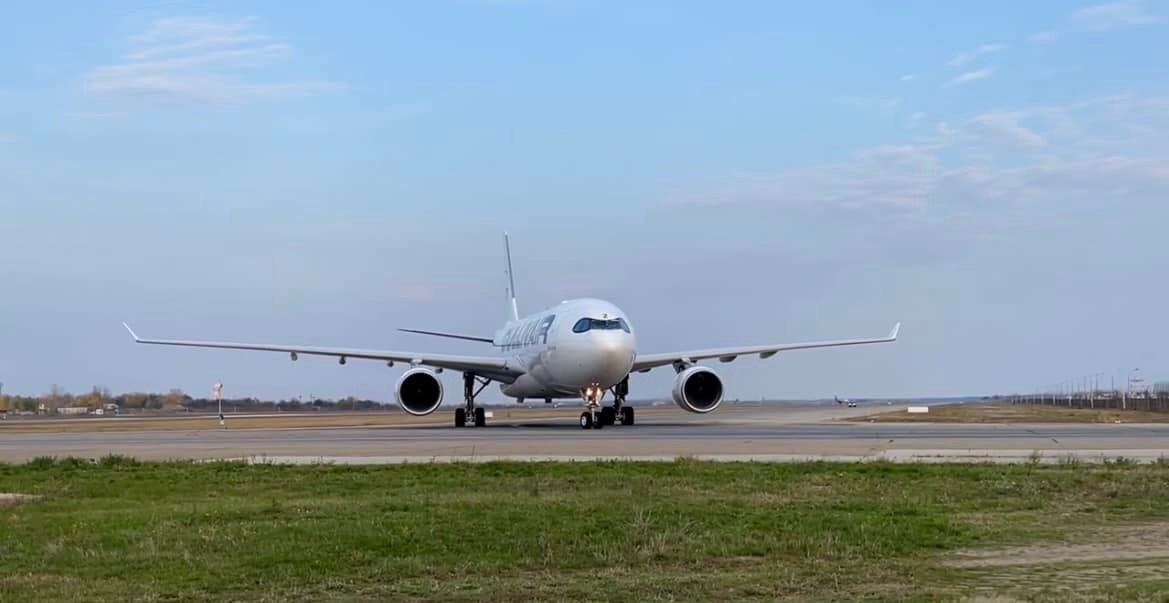 Busy with regular charters on Airbus A330/A320/A321 at Balkan Air Aviation